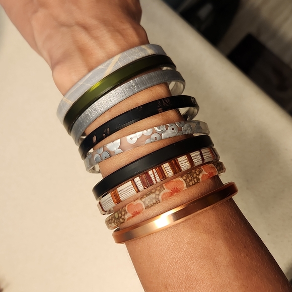 2/$30 Resin bracelets. Set of 9 - Picture 1 of 5